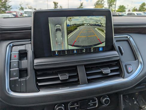 Used 2023 Chevrolet Tahoe Z71 w/ Luxury Package AWD/4WD image 31