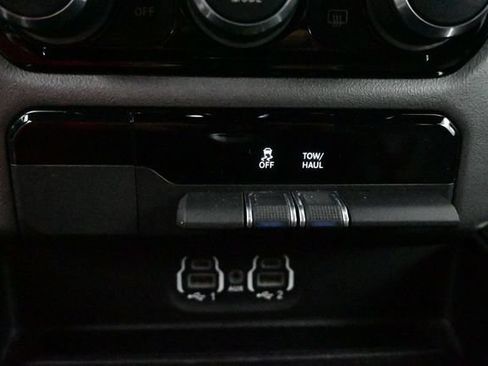 Used 2024 RAM 1500 Laramie AWD/4WD image 27