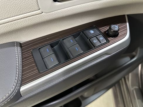 Used 2021 Toyota Sienna XLE w/ XLE Plus Package image 19