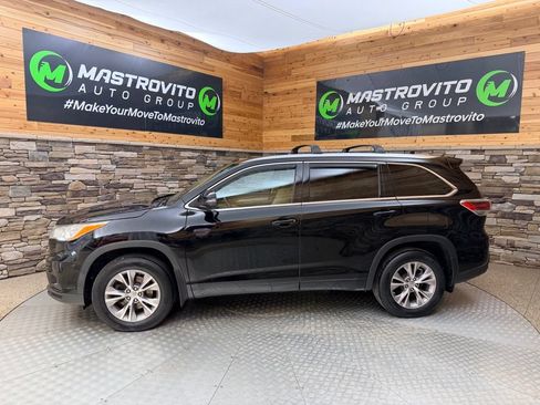Used 2014 Toyota Highlander XLE AWD/4WD image 12