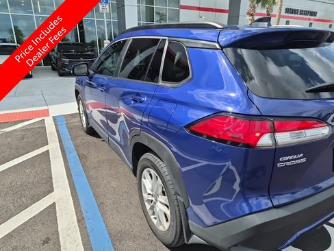 Used 2025 Toyota Corolla Cross LE FWD image 5