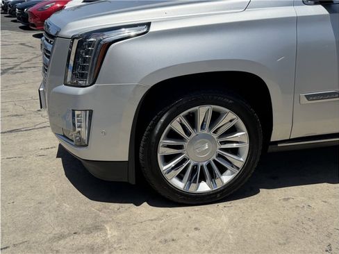 Used 2019 Cadillac Escalade Platinum AWD/4WD image 10