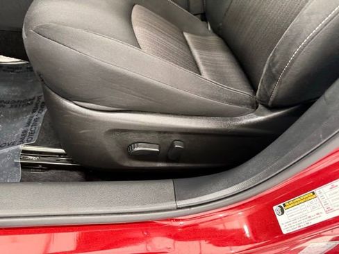 Used 2025 Nissan Altima 2.5 SV image 12