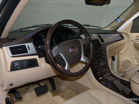 Used 2007 Cadillac Escalade AWD w/ Information Package image 15