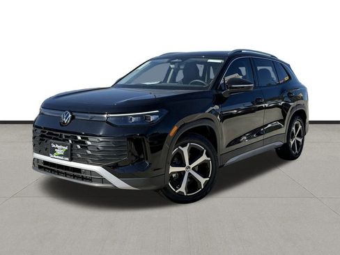 New 2026 Volkswagen Tiguan SE FWD image 1