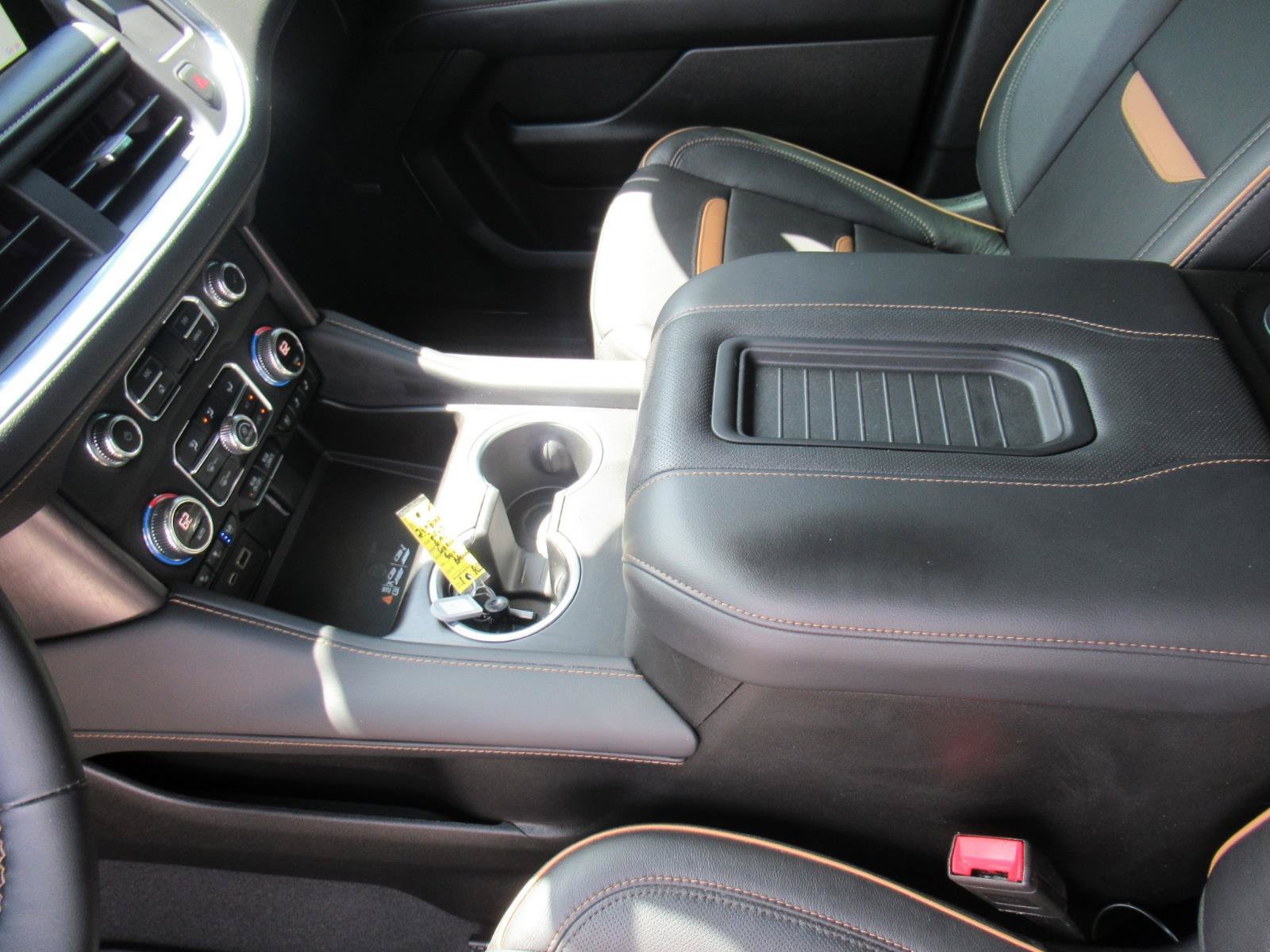 Used 2023 GMC Yukon AT4 w/ AT4 Premium Plus Package AWD/4WD image 17