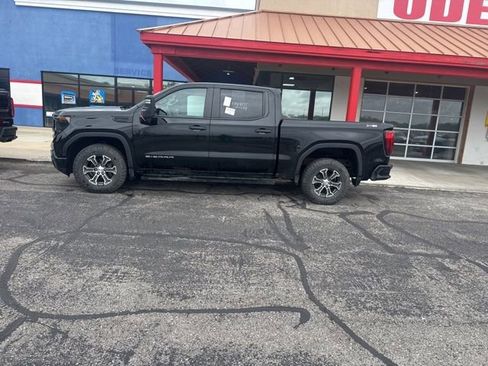 Used 2022 GMC Sierra 1500 Pro w/ Pro Value Package AWD/4WD image 3