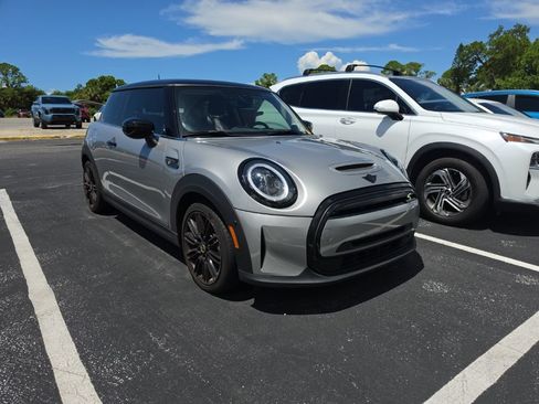 Used 2024 MINI Cooper SE FWD image 3