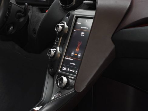 Used 2018 McLaren 720S Performance image 33