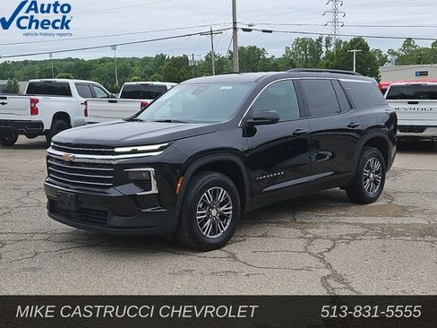 Used 2026 Chevrolet Traverse LT AWD/4WD image 1