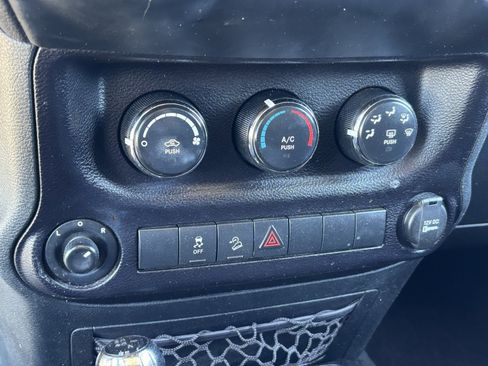 Used 2016 Jeep Wrangler Sport image 23