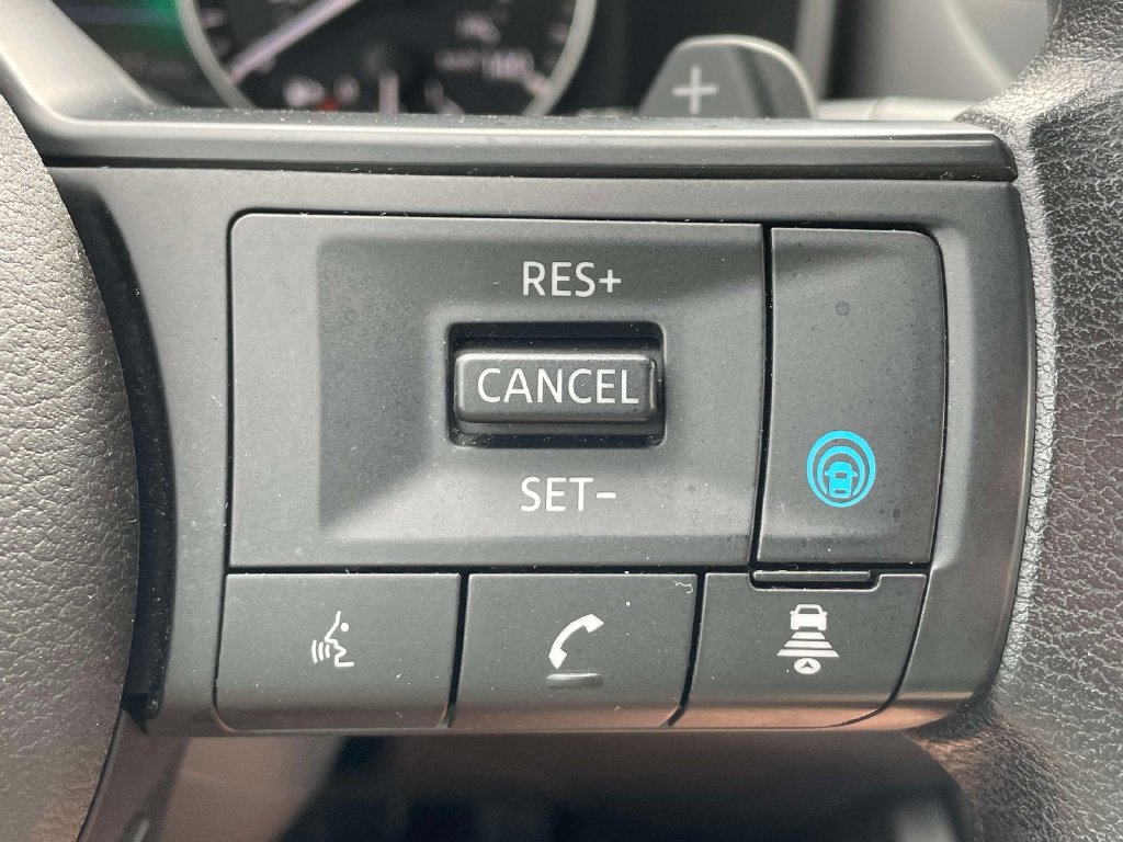 Used 2024 Nissan Rogue SV FWD image 30