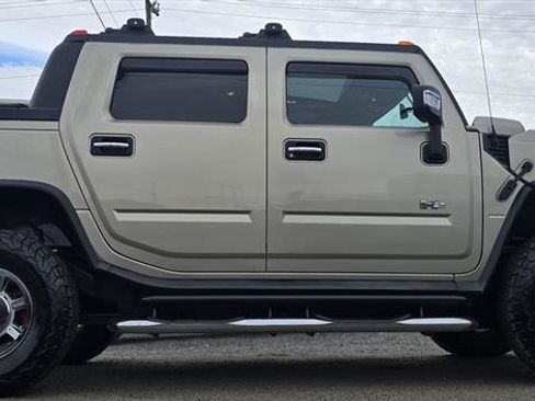 Used 2005 HUMMER H2 SUT w/ Preferred Equipment Group image 11