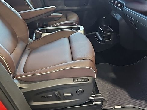 Used 2025 Volkswagen ID. Buzz Pro S Plus image 13