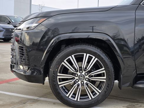 New 2026 Lexus LX 700h Luxury image 6