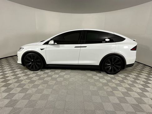 Used 2022 Tesla Model X image 2
