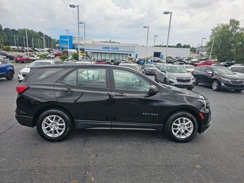 Used 2022 Chevrolet Equinox LS FWD image 9