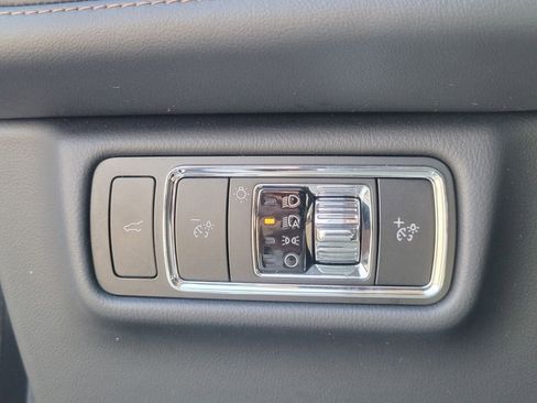 Used 2025 Lincoln Aviator AWD image 22