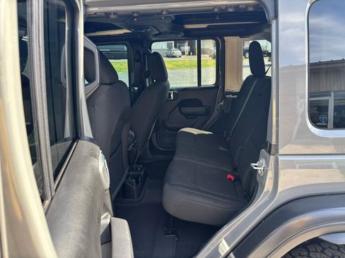 Used 2023 Jeep Wrangler Unlimited Sport image 10