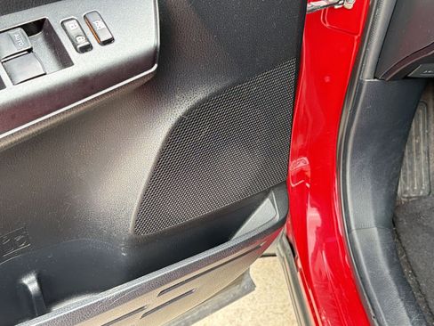 Used 2016 Toyota RAV4 LE FWD image 25