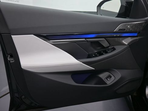 New 2027 BMW M5 Touring AWD/4WD image 9