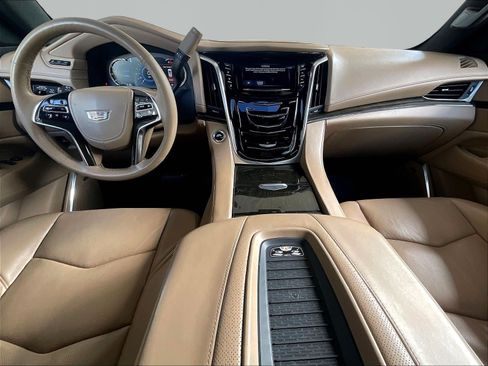 Used 2020 Cadillac Escalade Platinum AWD/4WD image 7