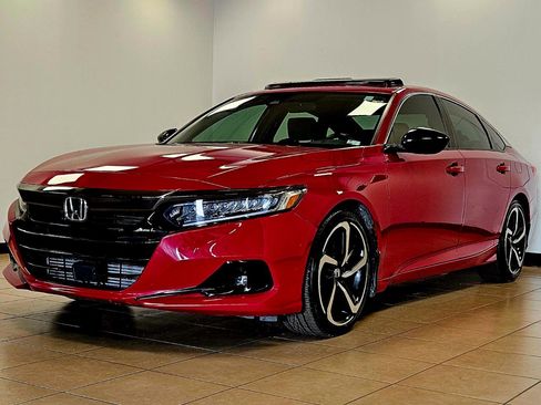 Used 2022 Honda Accord Sport image 3