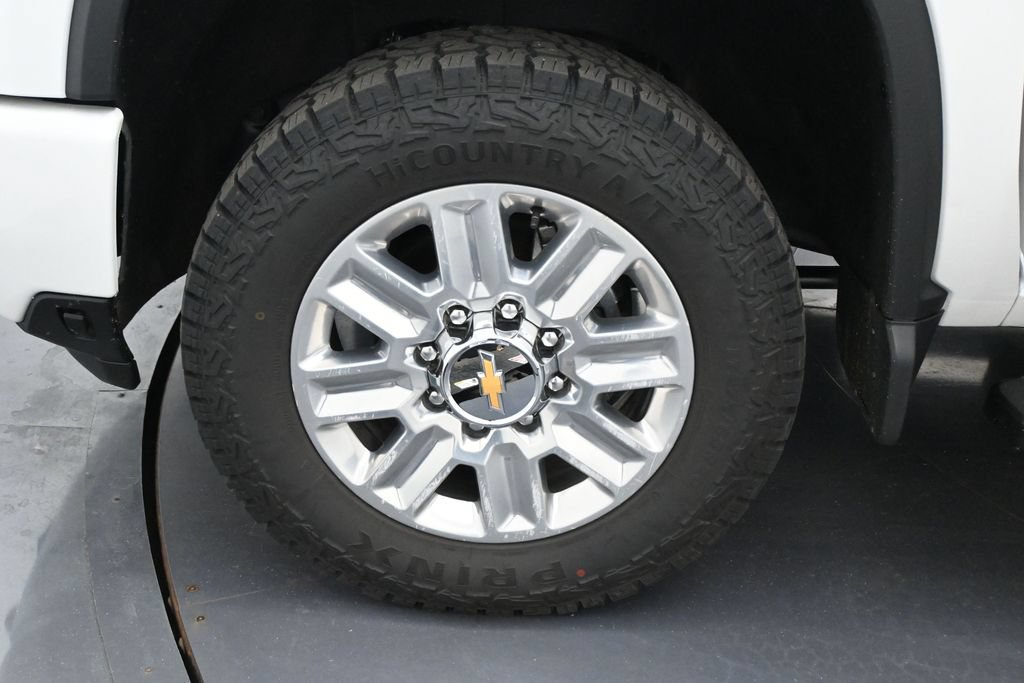 Used 2024 Chevrolet Silverado 3500 High Country w/ High Country Premium Package AWD/4WD image 8
