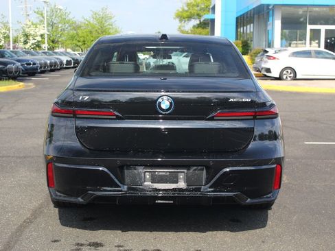 New 2026 BMW i7 xDrive60 w/ Premium Package AWD/4WD image 7