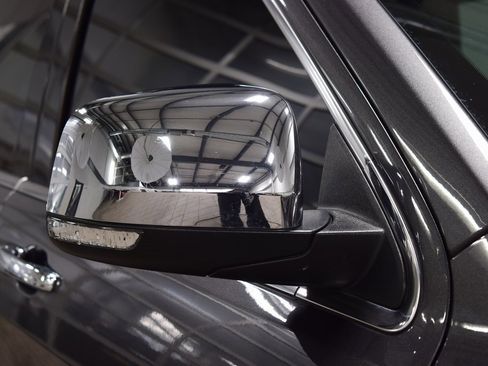 Used 2017 Jeep Grand Cherokee Limited image 17