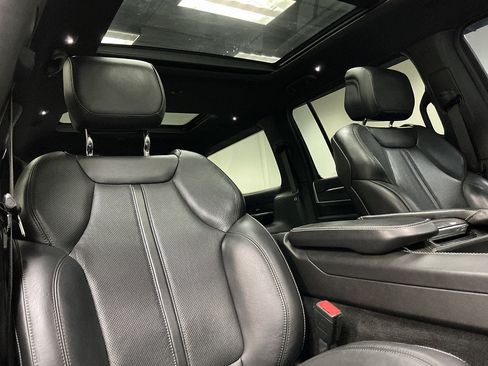 Used 2022 Jeep Wagoneer Series II w/ Premium Group I AWD/4WD image 38