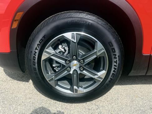 New 2025 Chevrolet Blazer LT w/ Convenience Package image 10