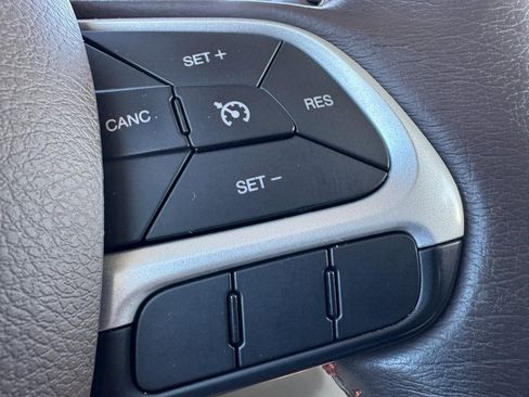 Used 2017 Jeep Renegade Limited image 17