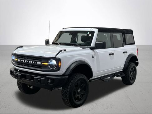 Used 2024 Ford Bronco Black Diamond image 2