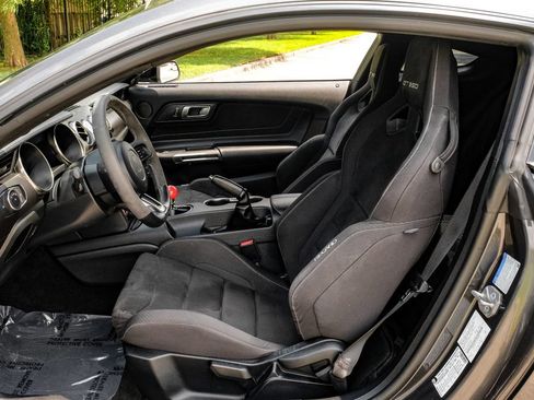 Used 2017 Ford Mustang Shelby GT350 w/ Electronics Package RWD image 6