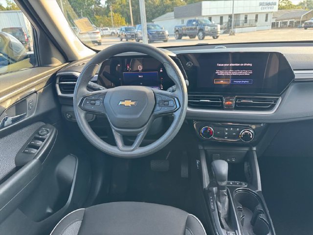Used 2025 Chevrolet TrailBlazer LT AWD/4WD image 13