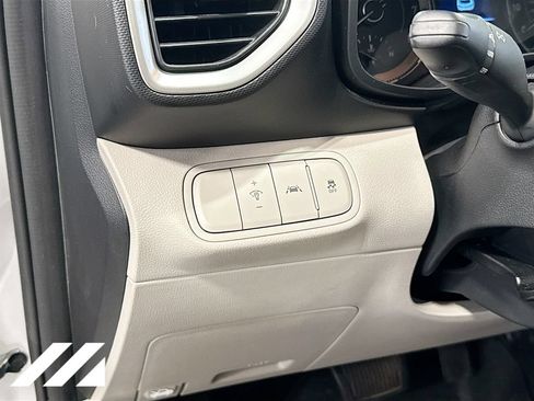 Used 2022 Hyundai Venue SEL FWD image 10