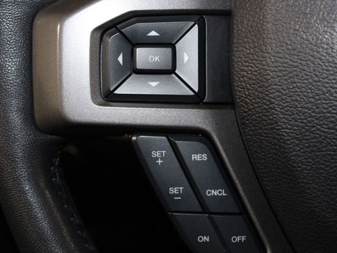 Used 2020 Ford Expedition XLT w/ Equipment Group 202A RWD image 38