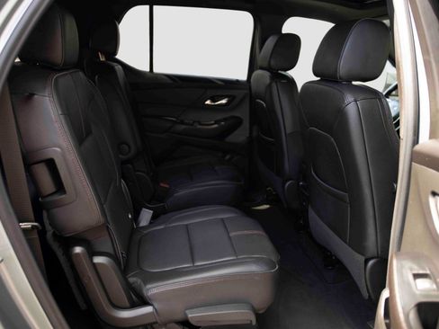 Used 2023 Chevrolet Traverse RS AWD/4WD image 16