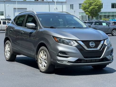 Used 2021 Nissan Rogue Sport SV FWD image 1