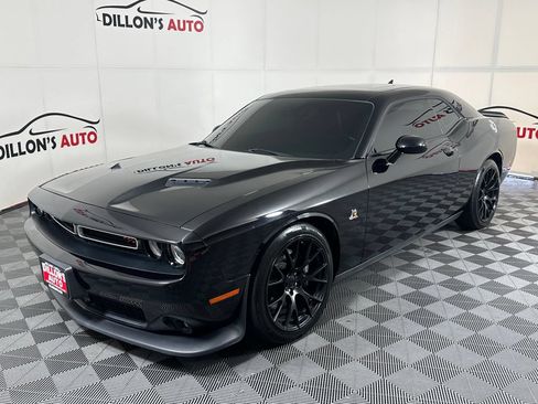 Used 2016 Dodge Challenger R/T Scat Pack w/ Leather Interior Group RWD image 2