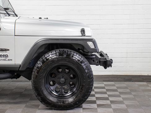 Used 2005 Jeep Wrangler X w/ Tire & Wheel Group (Ecco) AWD/4WD image 10