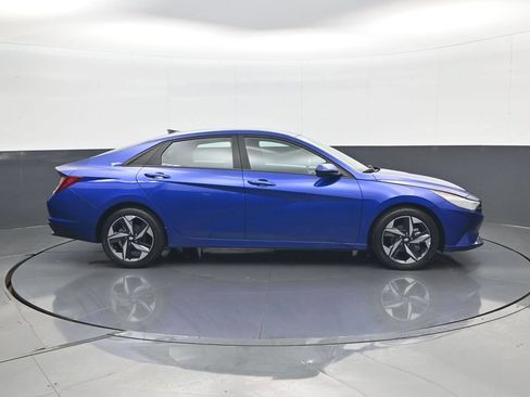 Certified 2023 Hyundai Elantra SEL w/ Convenience Package FWD image 5