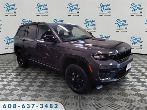 New 2025 Jeep Grand Cherokee Altitude image 3