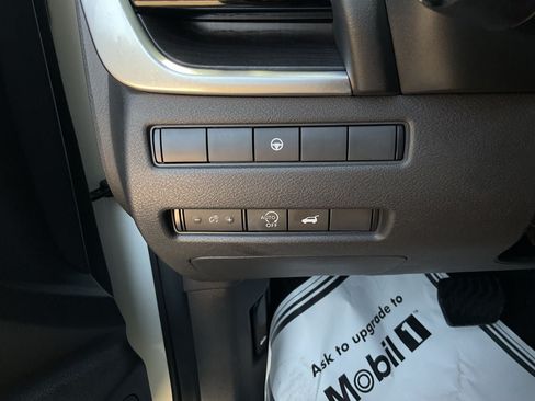 Used 2023 Nissan Rogue Platinum FWD image 23