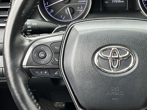 Used 2022 Toyota Camry SE image 12