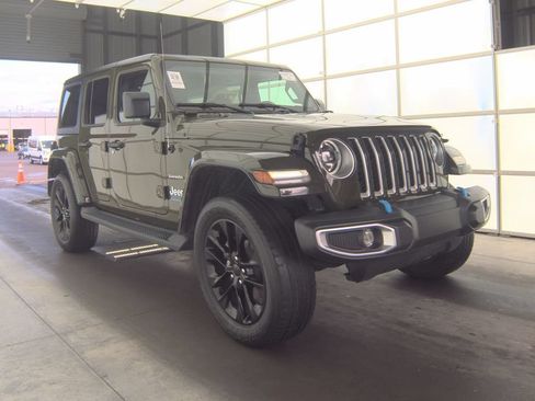 Used 2023 Jeep Wrangler Unlimited Sahara w/ Cold Weather Group AWD/4WD image 3