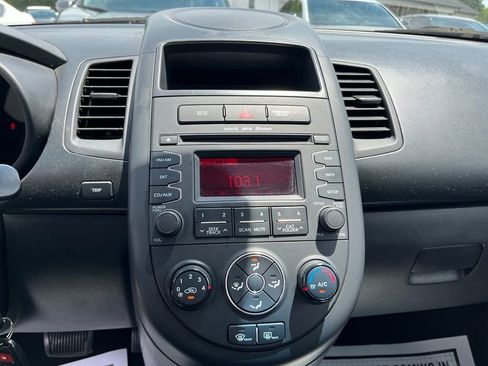 Used 2013 Kia Soul FWD image 15