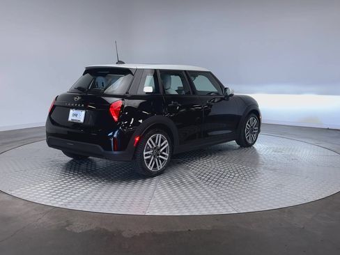 Used 2027 MINI Cooper S FWD image 8