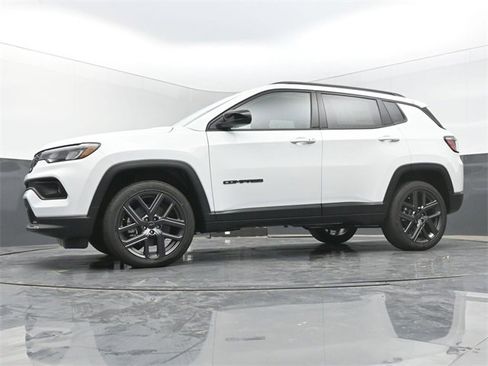 New 2026 Jeep Compass Latitude image 40